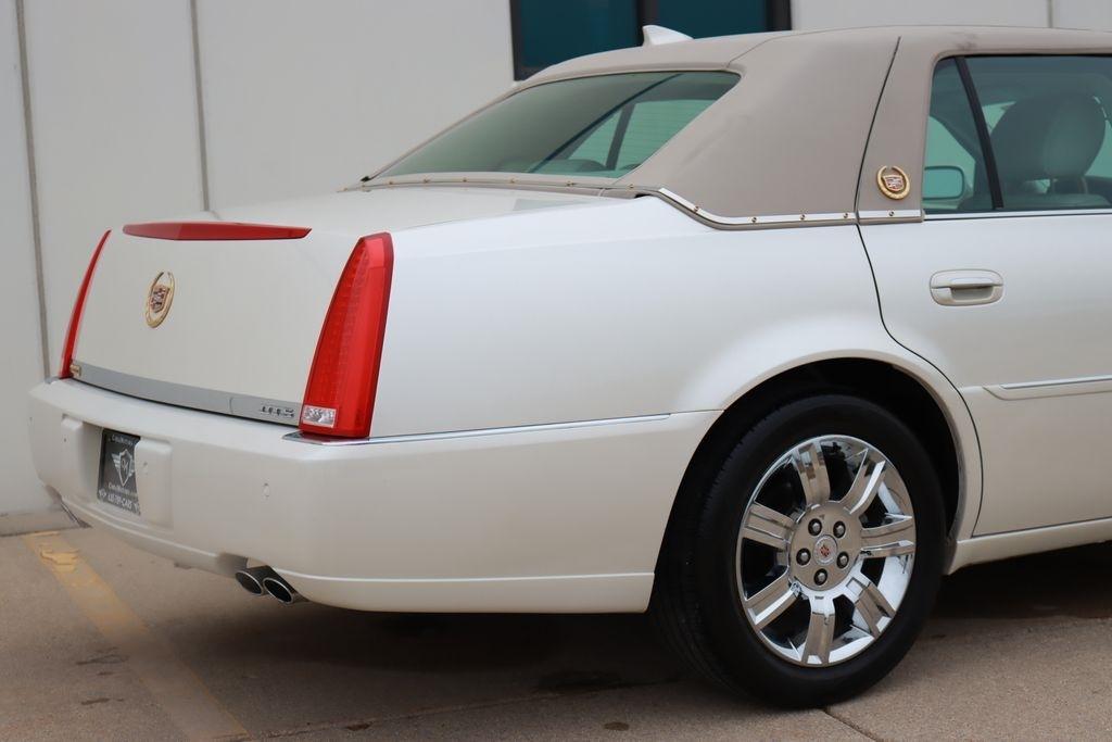 Cadillac DTS  2010