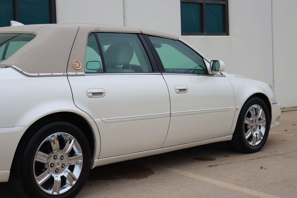 Cadillac DTS  2010