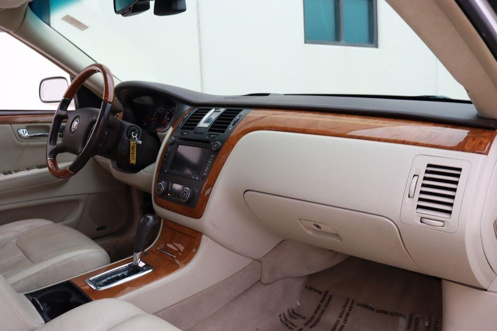 Cadillac DTS  2010