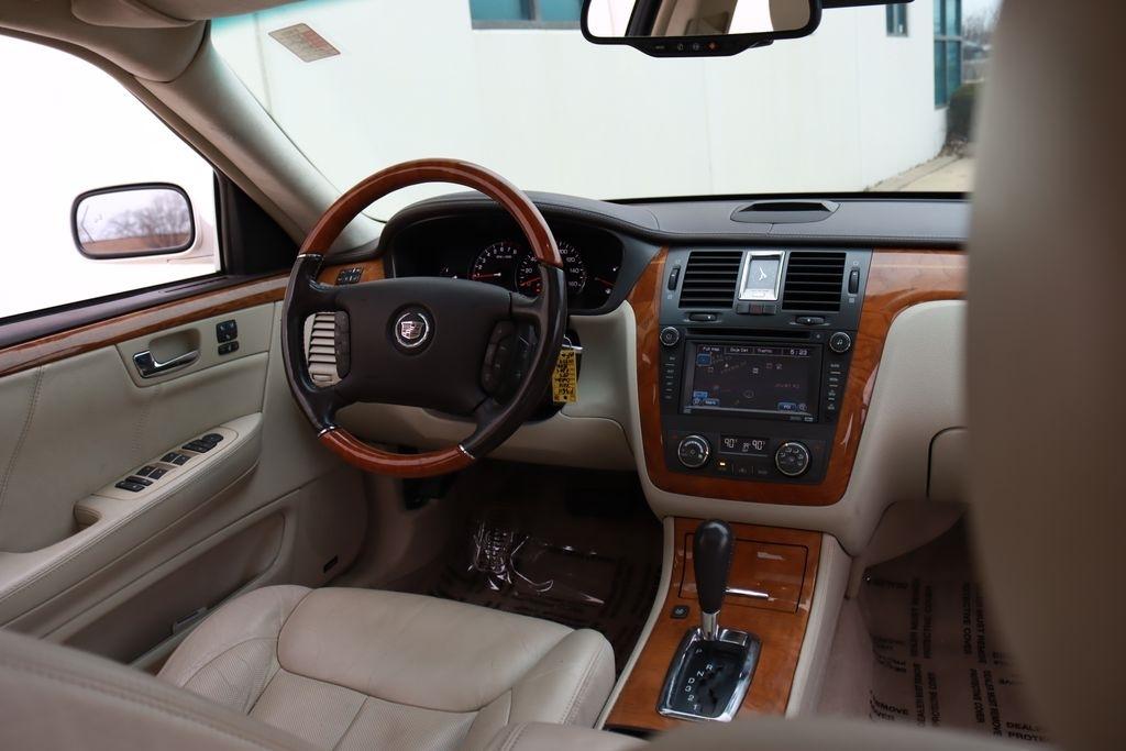 Cadillac DTS  2010