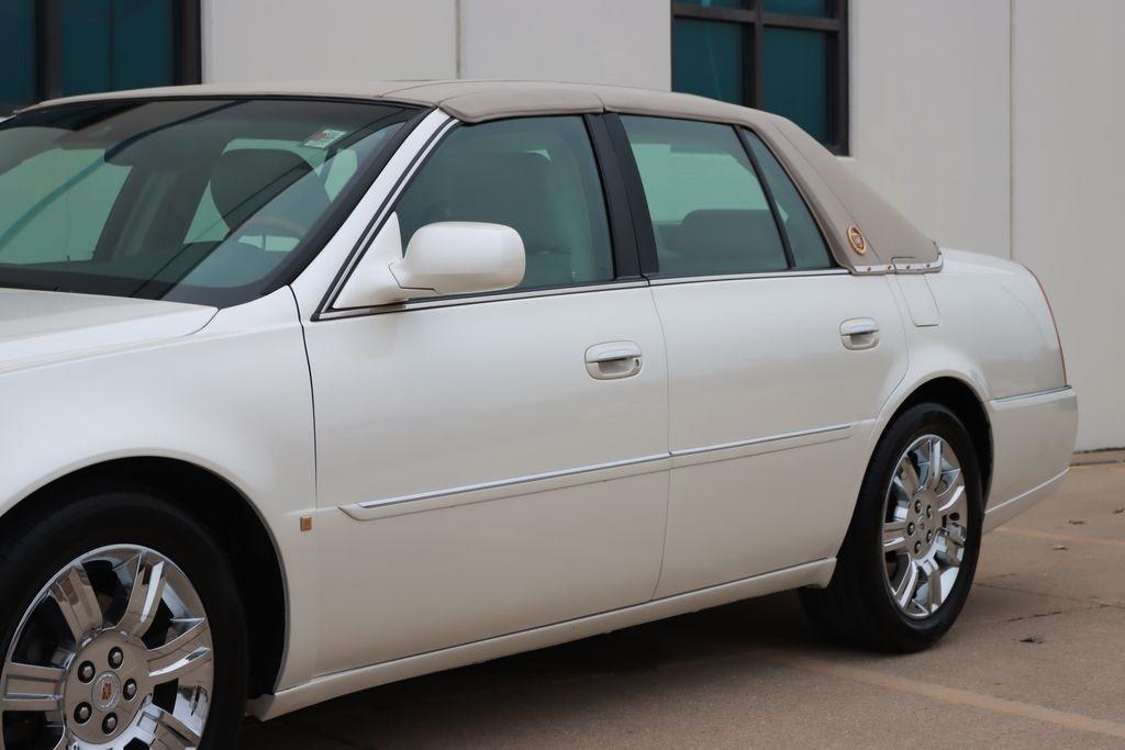 Cadillac DTS  2010