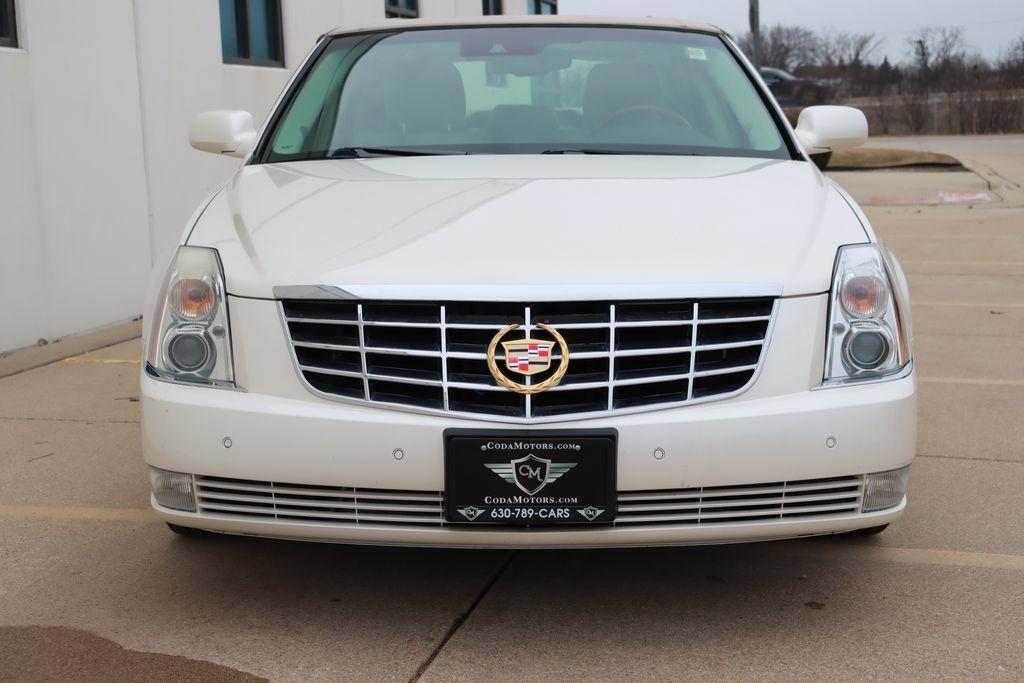 Cadillac DTS  2010