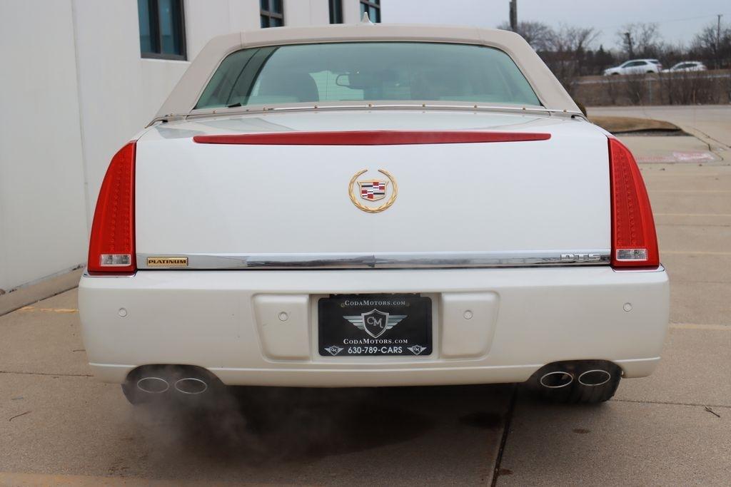 Cadillac DTS  2010