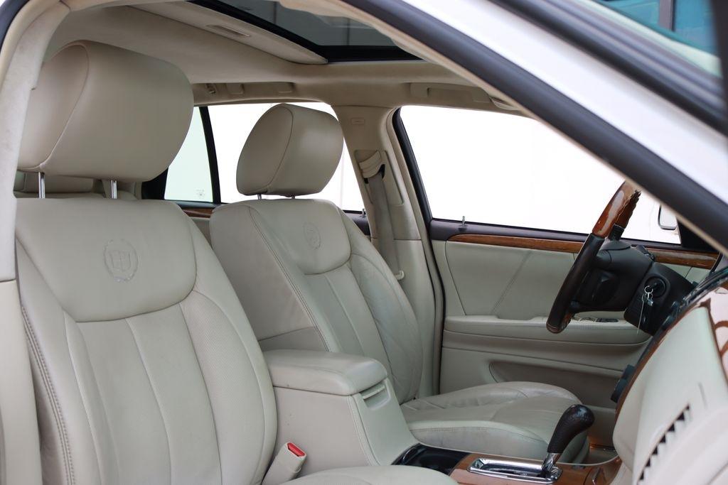 Cadillac DTS  2010