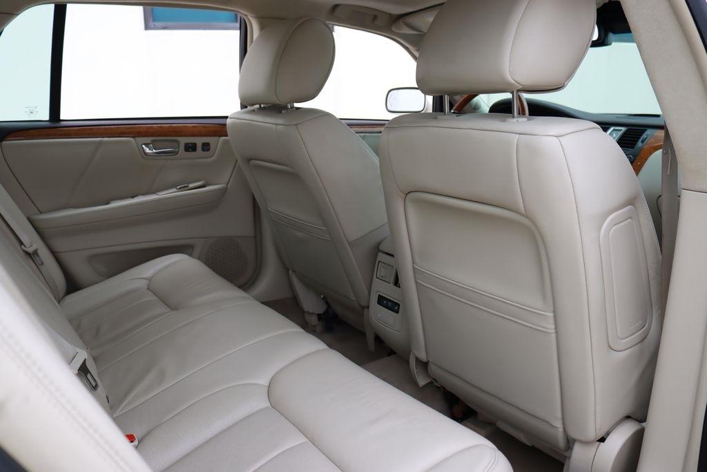 Cadillac DTS  2010