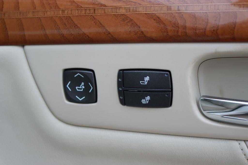 Cadillac DTS  2010