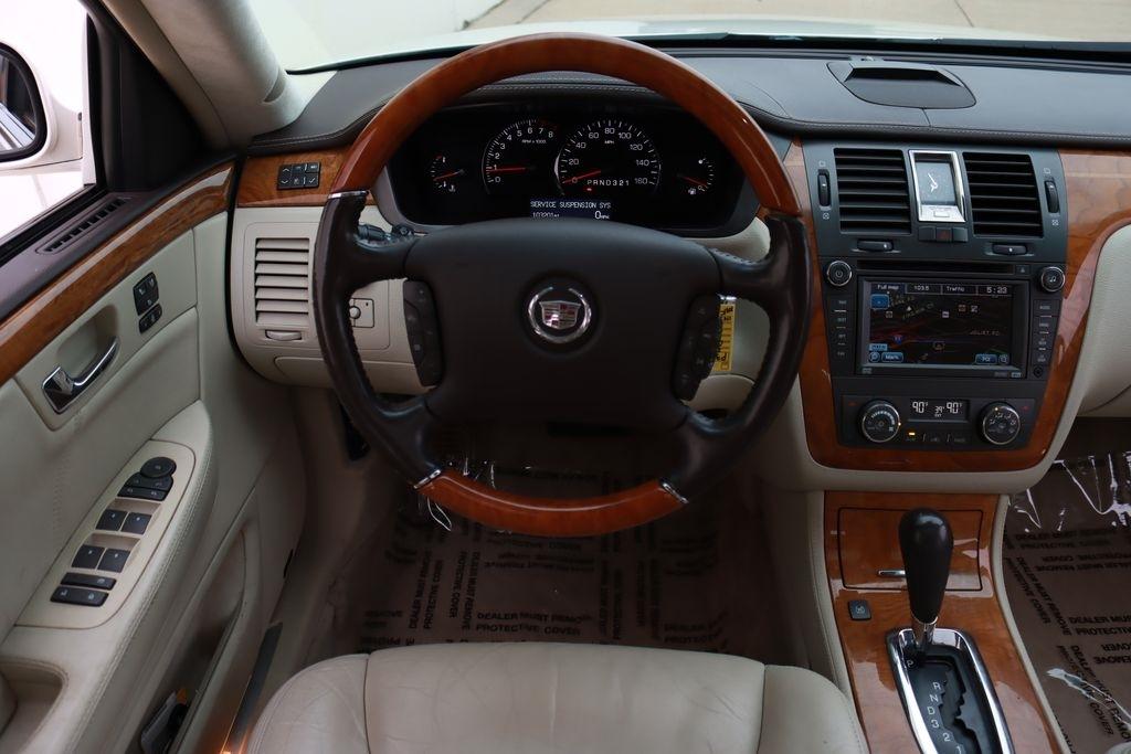 Cadillac DTS  2010