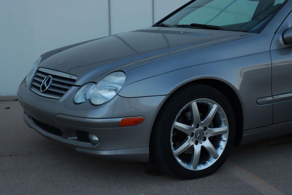 Mercedes-Benz C-Class  2004
