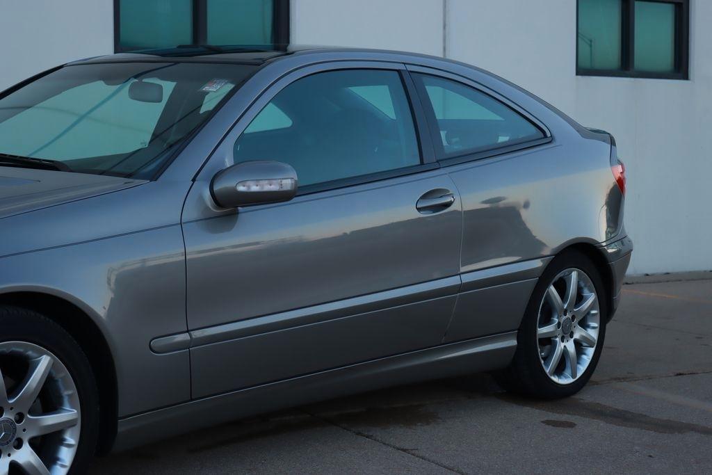 Mercedes-Benz C-Class  2004
