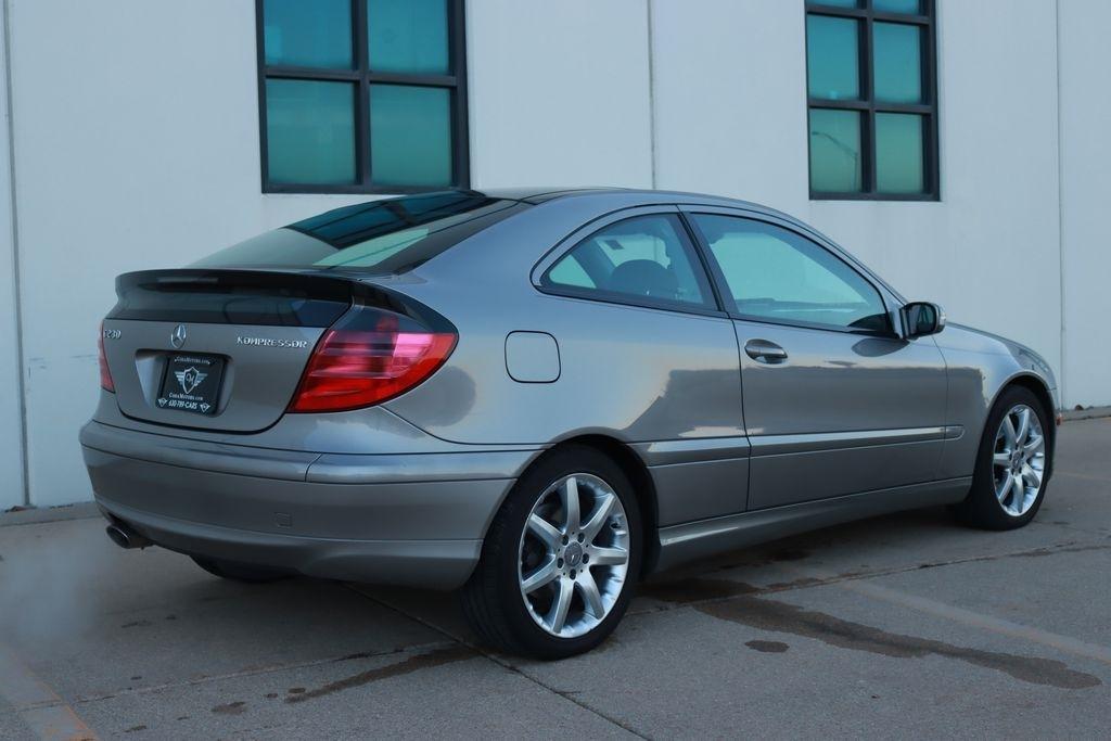 Mercedes-Benz C-Class  2004