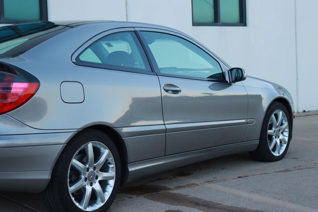 Mercedes-Benz C-Class  2004