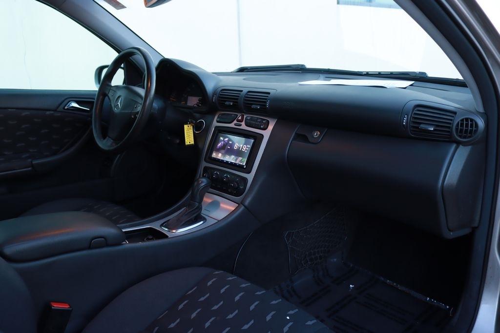 Mercedes-Benz C-Class  2004
