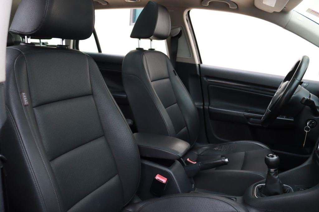 Volkswagen Jetta SportWagen  2011