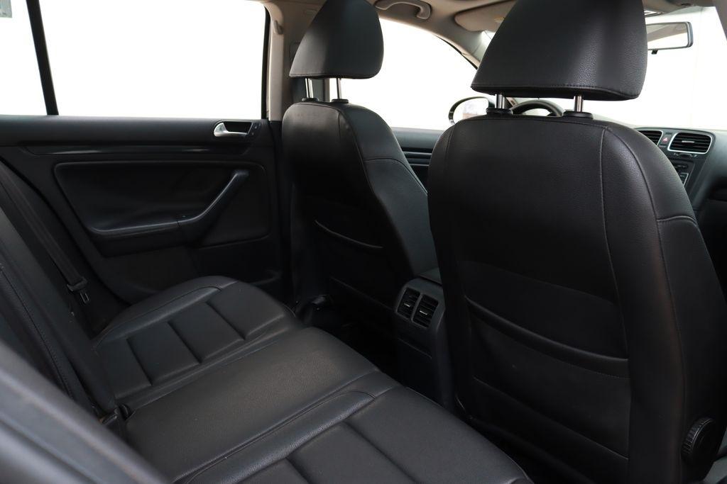 Volkswagen Jetta SportWagen  2011