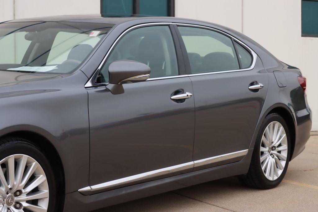 Lexus LS 460  2015