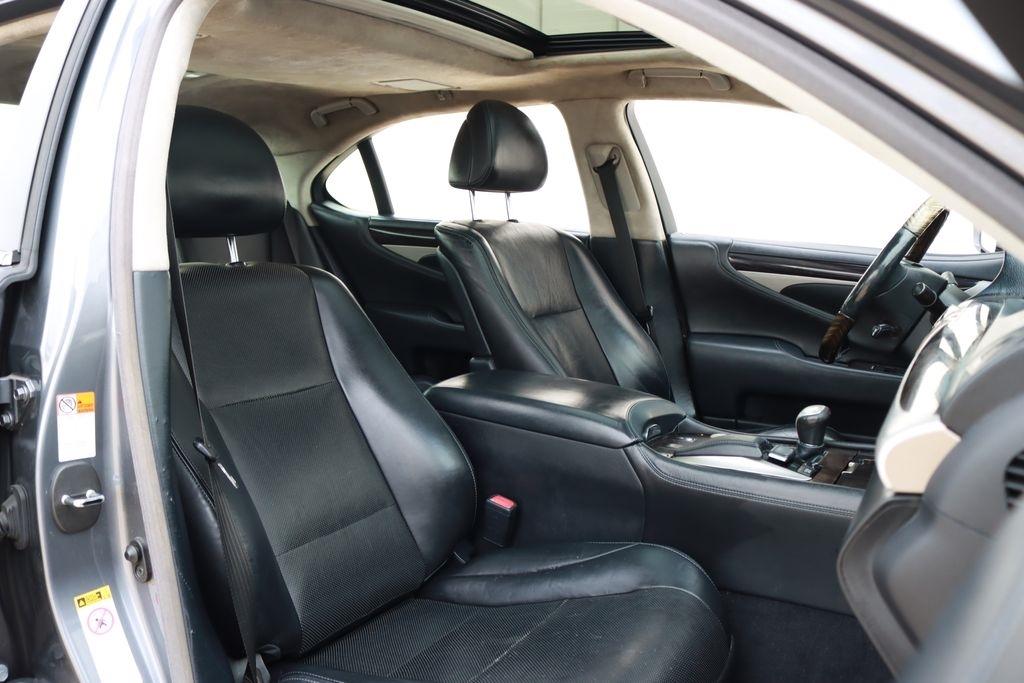 Lexus LS 460  2015