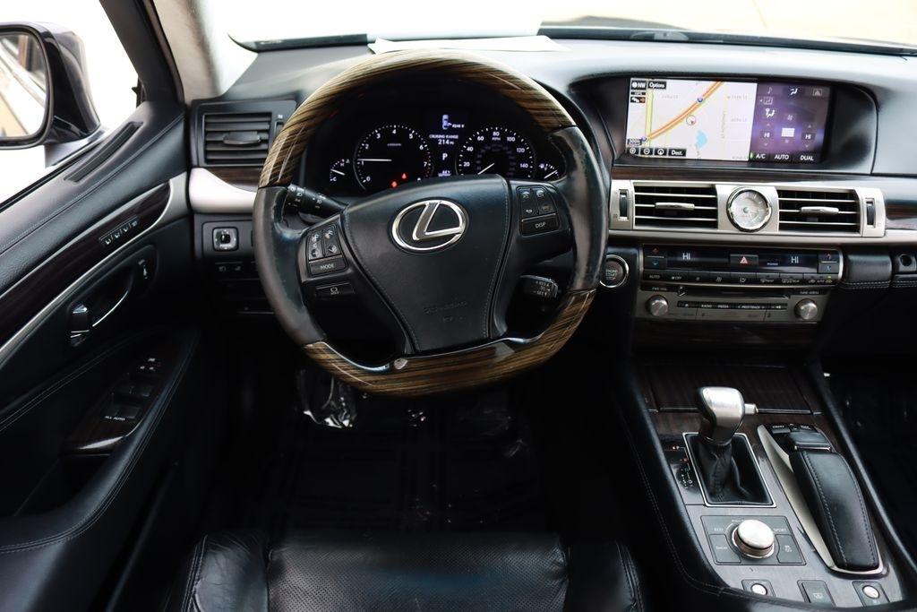 Lexus LS 460  2015