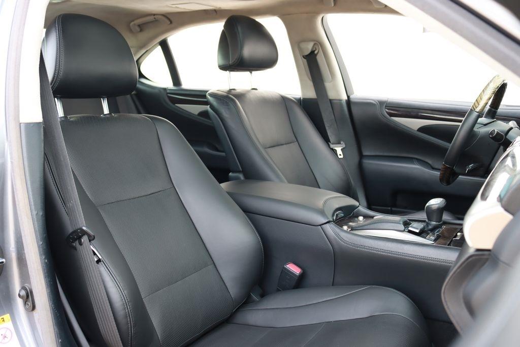 Lexus LS 460  2015