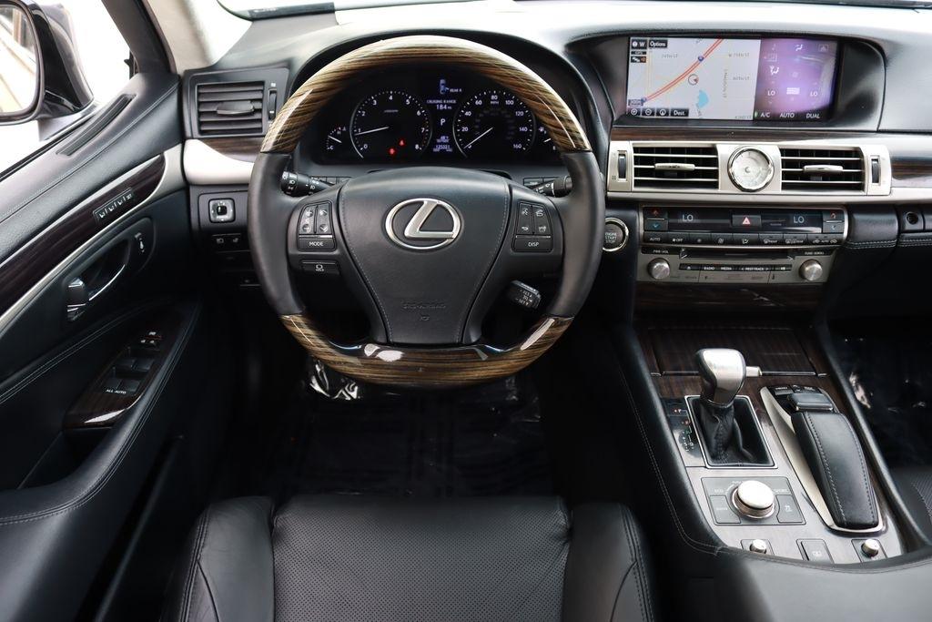 Lexus LS 460  2015