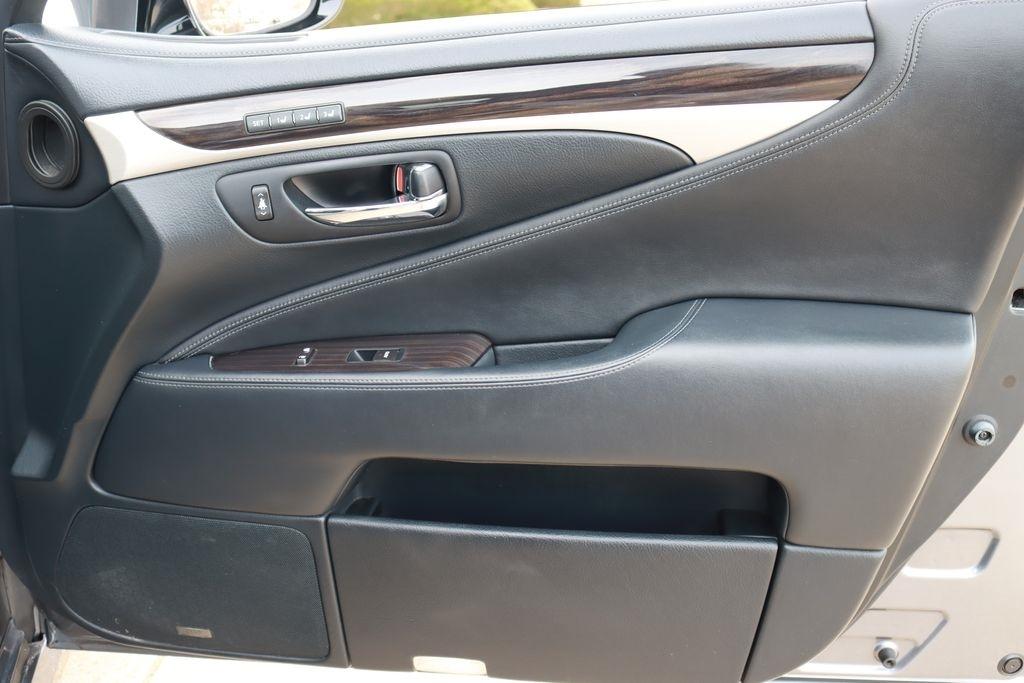 Lexus LS 460  2015