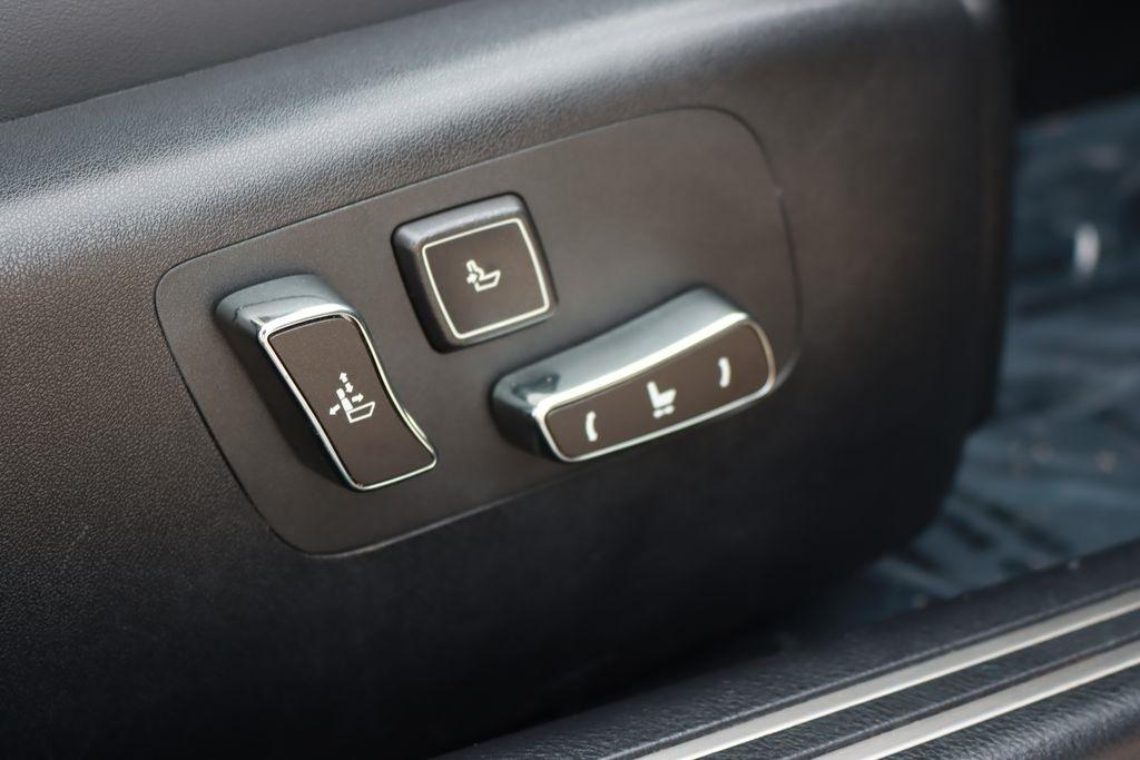 Lexus LS 460  2015