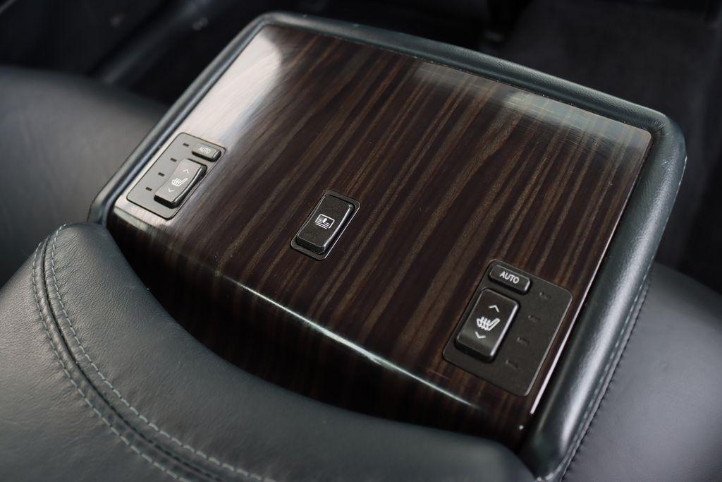Lexus LS 460  2015
