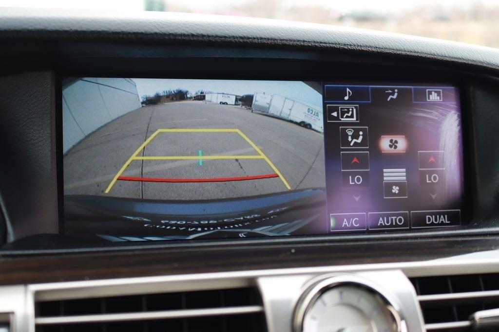 Lexus LS 460  2015
