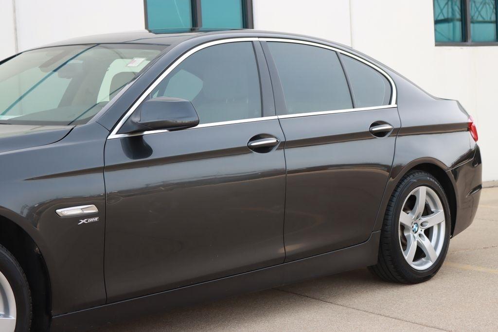BMW 5-Series  2012
