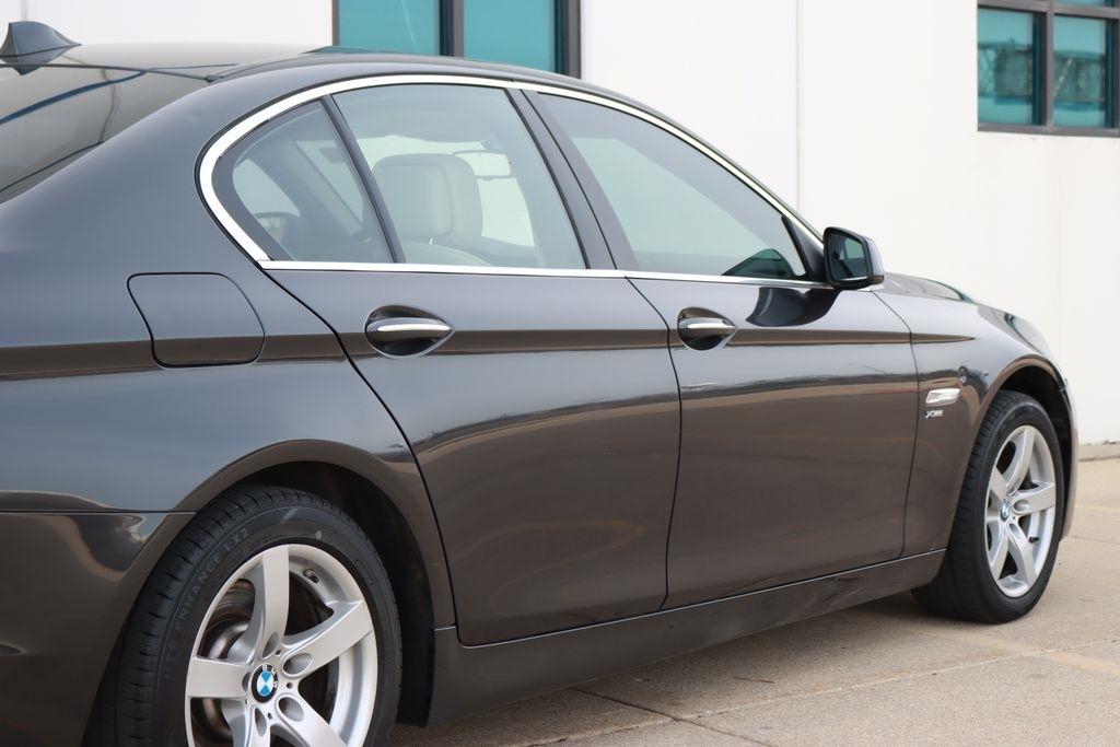 BMW 5-Series  2012