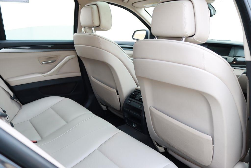 BMW 5-Series  2012