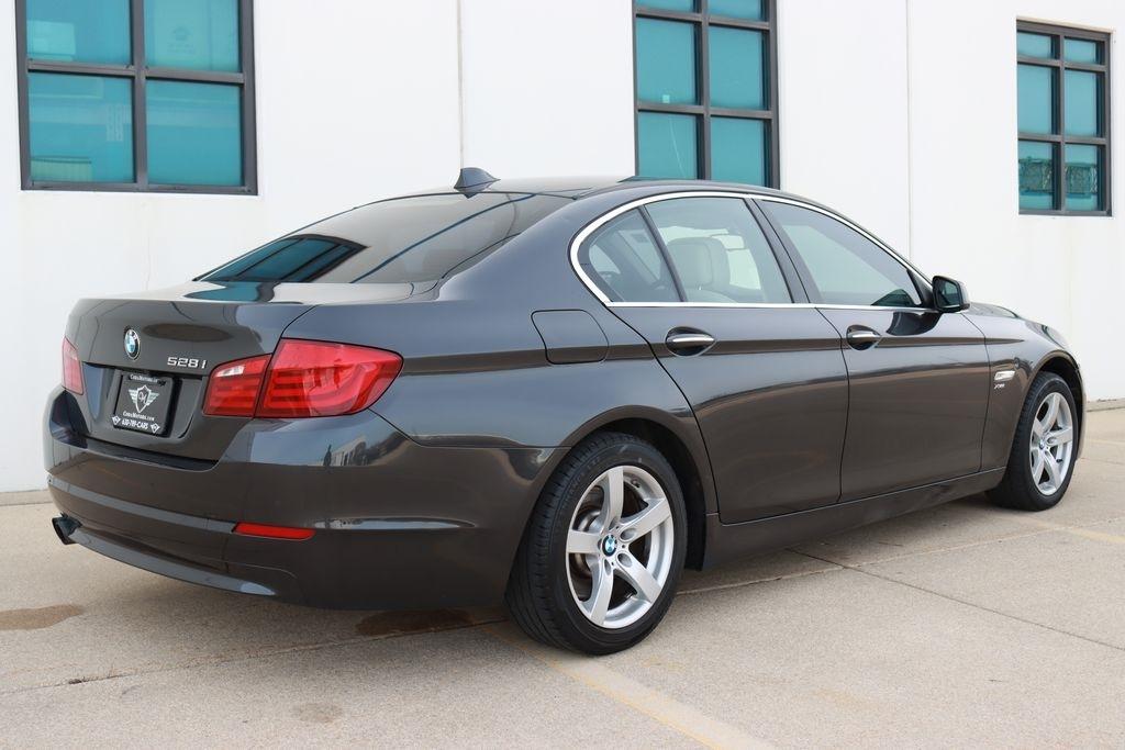 BMW 5-Series  2012