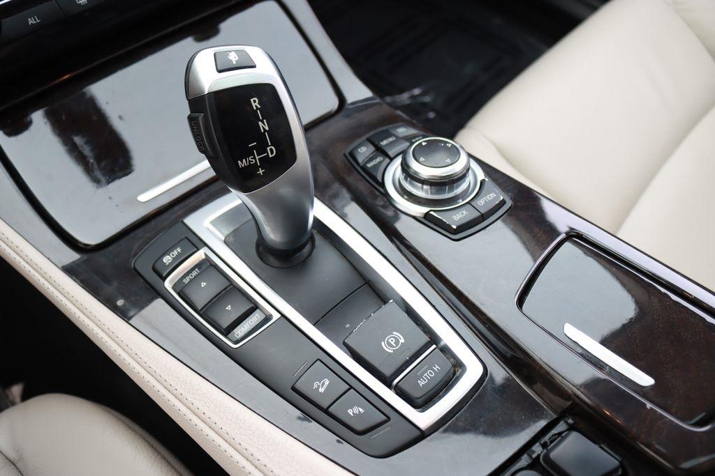 BMW 5-Series  2012