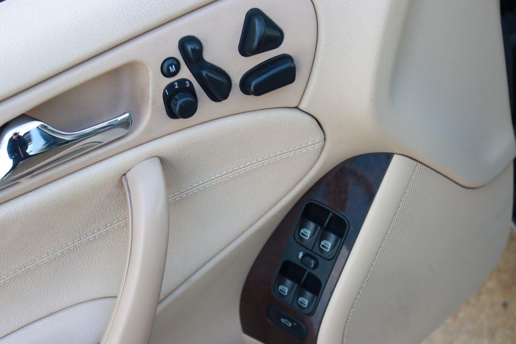 Mercedes-Benz C-Class  2001