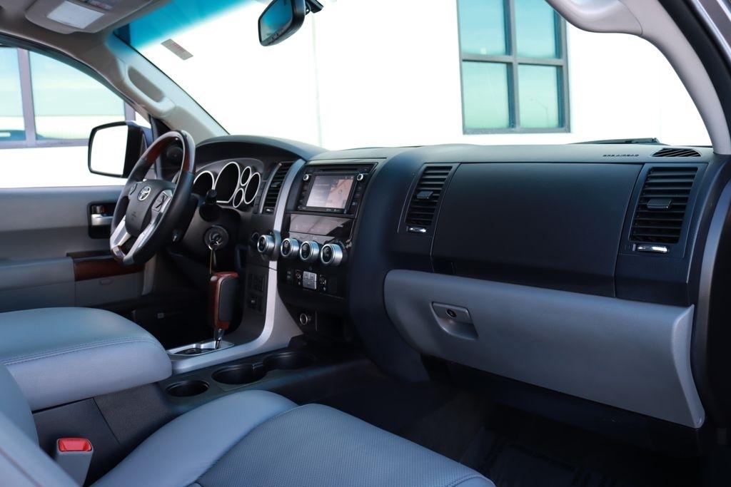 Toyota Sequoia  2016