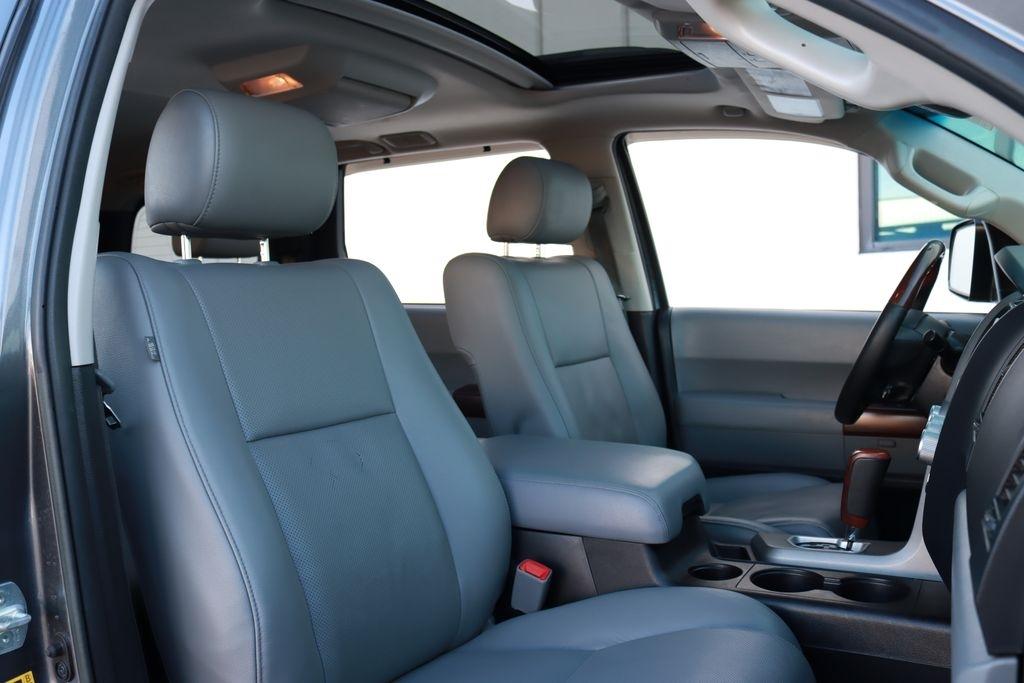 Toyota Sequoia  2016