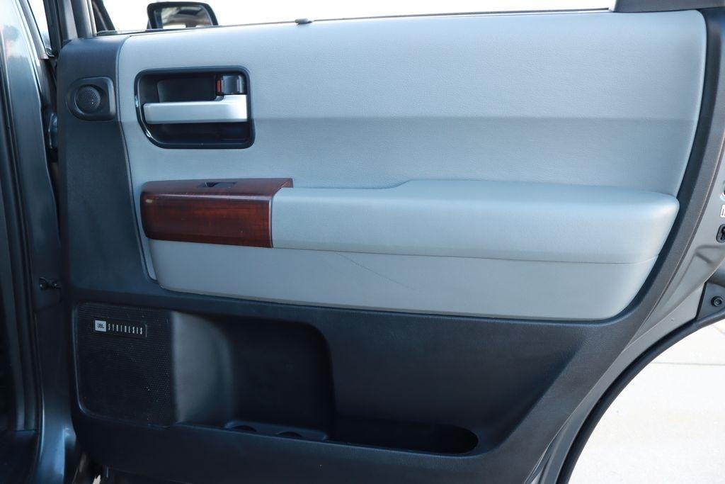 Toyota Sequoia  2016