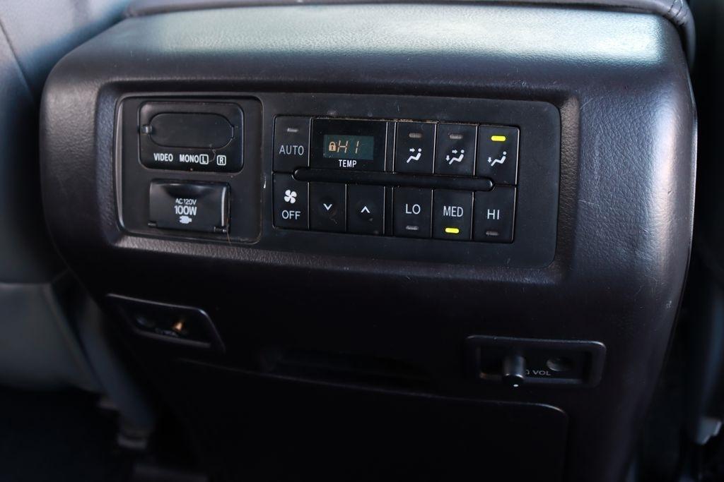 Toyota Sequoia  2016