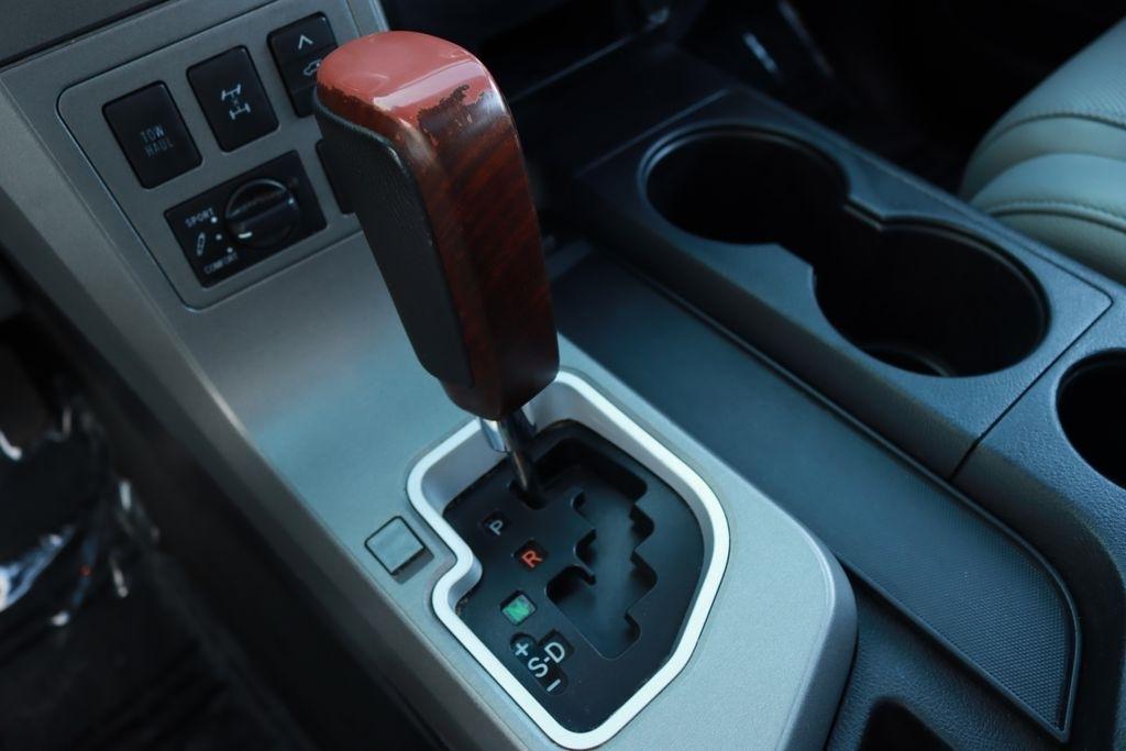 Toyota Sequoia  2016