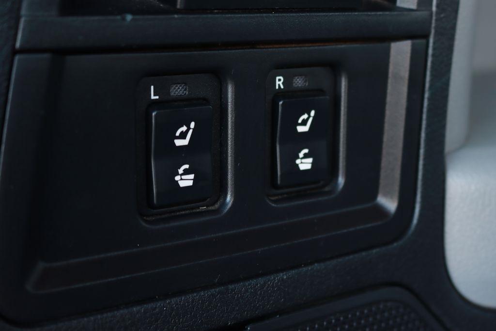 Toyota Sequoia  2016