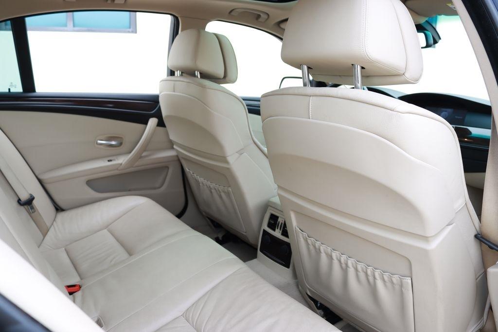 BMW 5-Series  2009