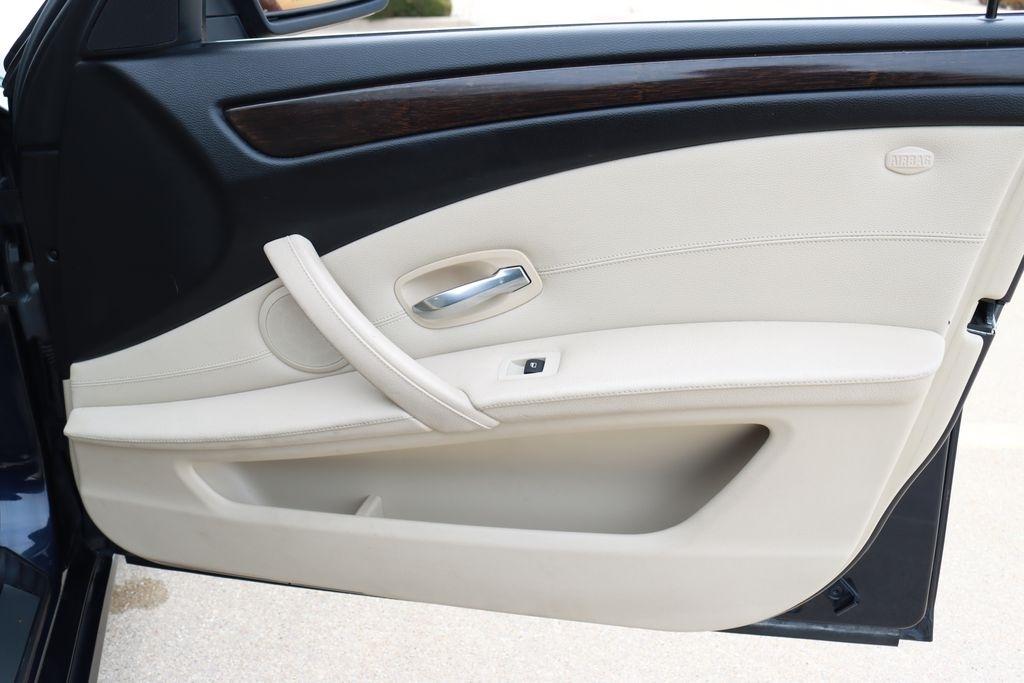 BMW 5-Series  2009