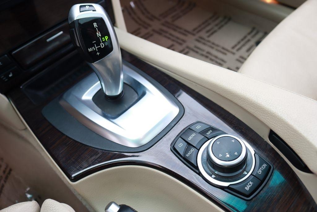 BMW 5-Series  2009