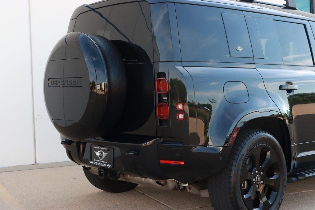 Land Rover Defender  2024