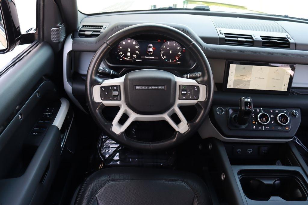 Land Rover Defender  2024