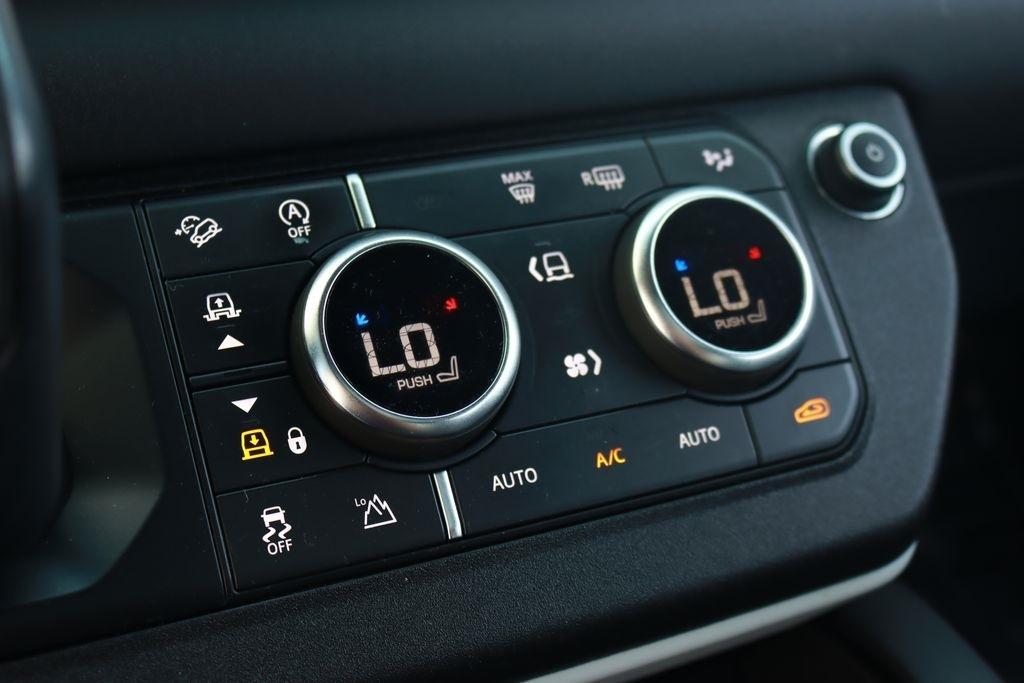 Land Rover Defender  2024