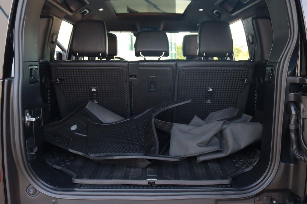 Land Rover Defender  2024