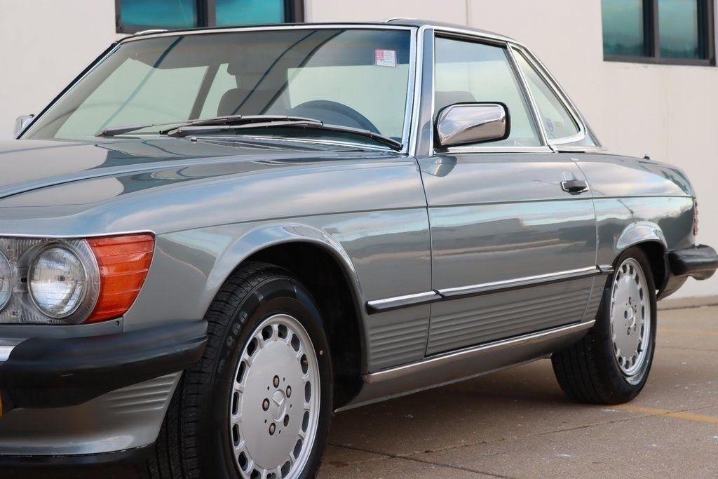 Mercedes-Benz 560 SL  1988