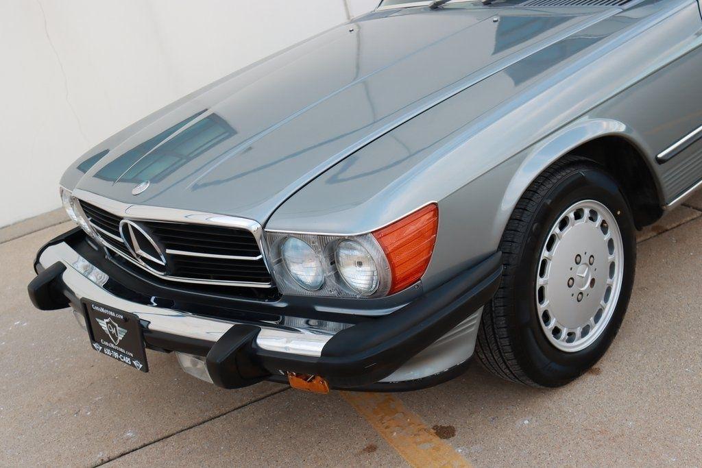Mercedes-Benz 560 SL  1988
