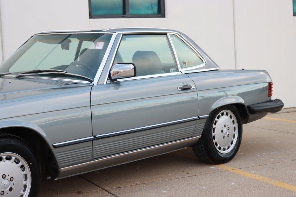 Mercedes-Benz 560 SL  1988