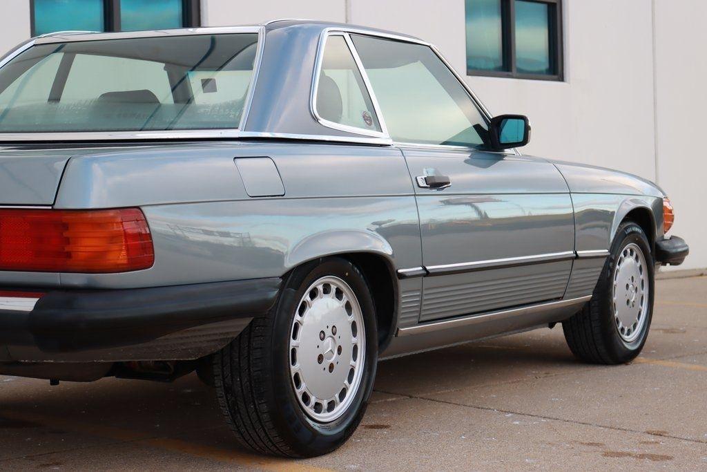 Mercedes-Benz 560 SL  1988